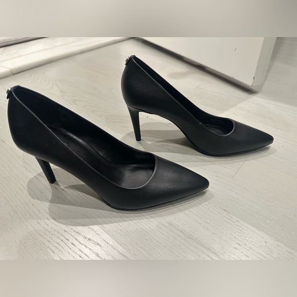 Alina Flex Leather Pointed-Toe Pumps - Picture 3 of 5